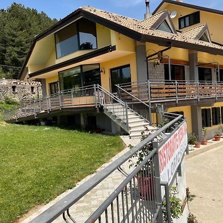 Fd Lorichella Hotel Lorica Exterior photo